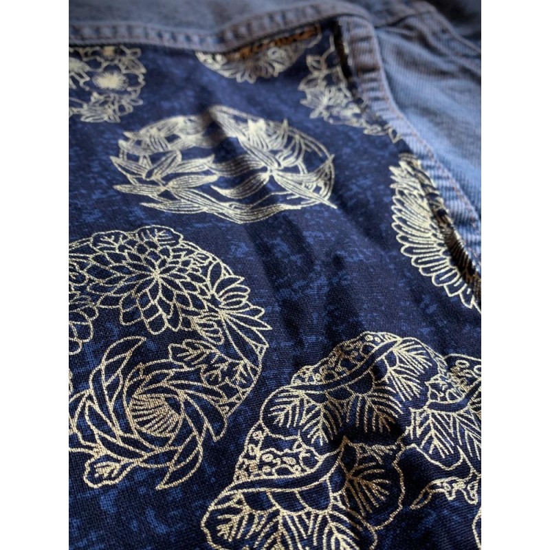 Upcycling d'une veste en jean avec un tissu style japonais